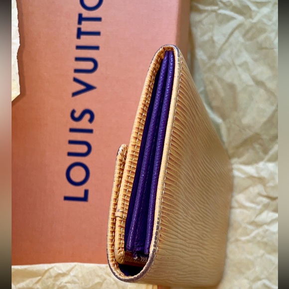 LV yellow with purple interior Epi Sarah wallet - Picture 6 of 12